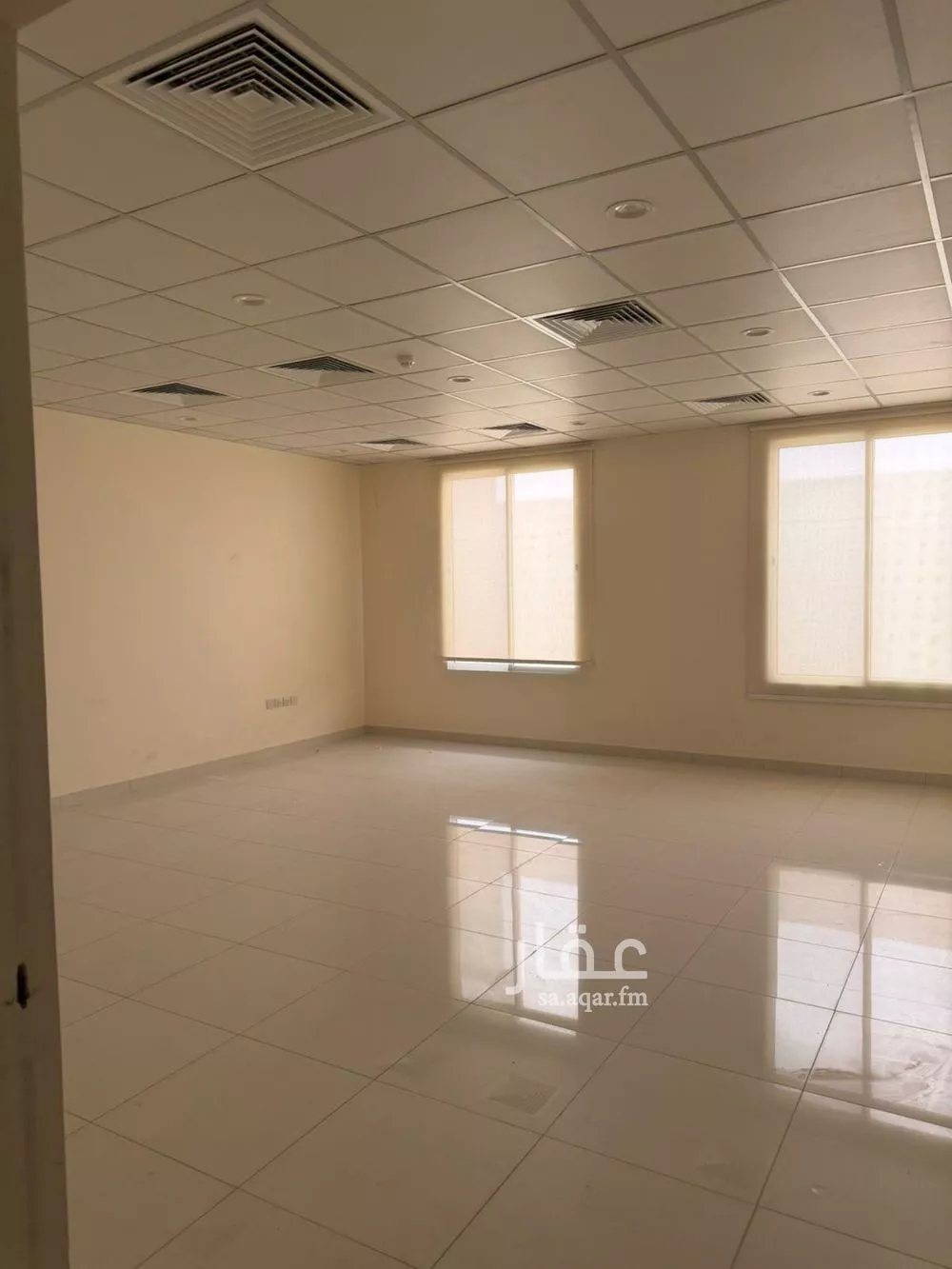 مكتب 200 م² في الياسمين 3