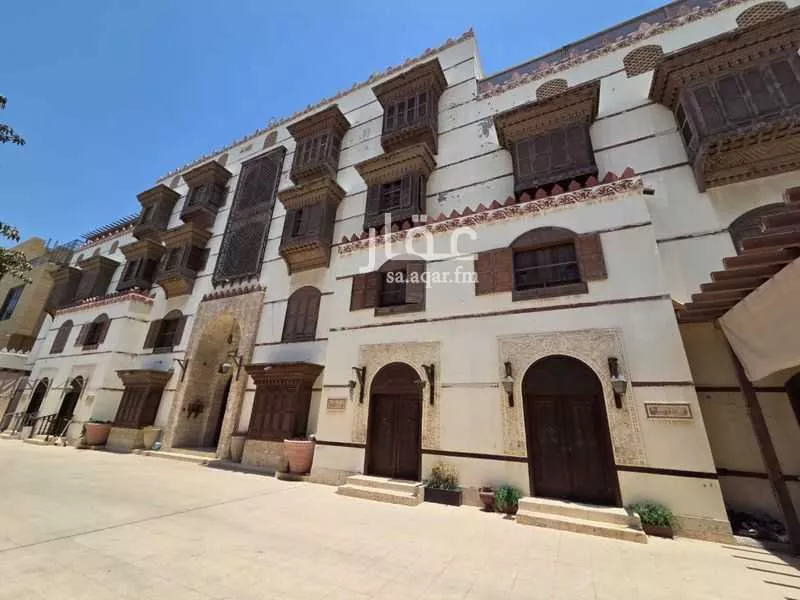 عمارة 2751 م² في البساتين 4