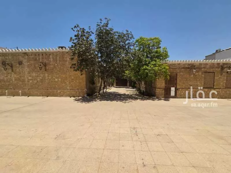عمارة 2751 م² في البساتين 3