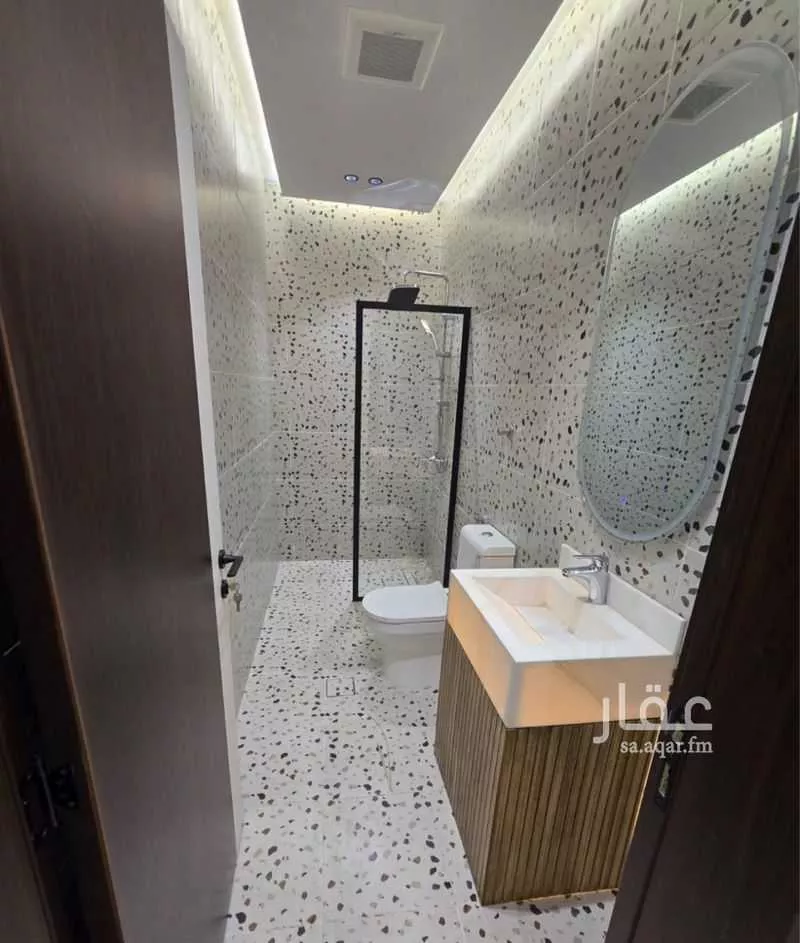 شقة 4 غرف في الروضة 5