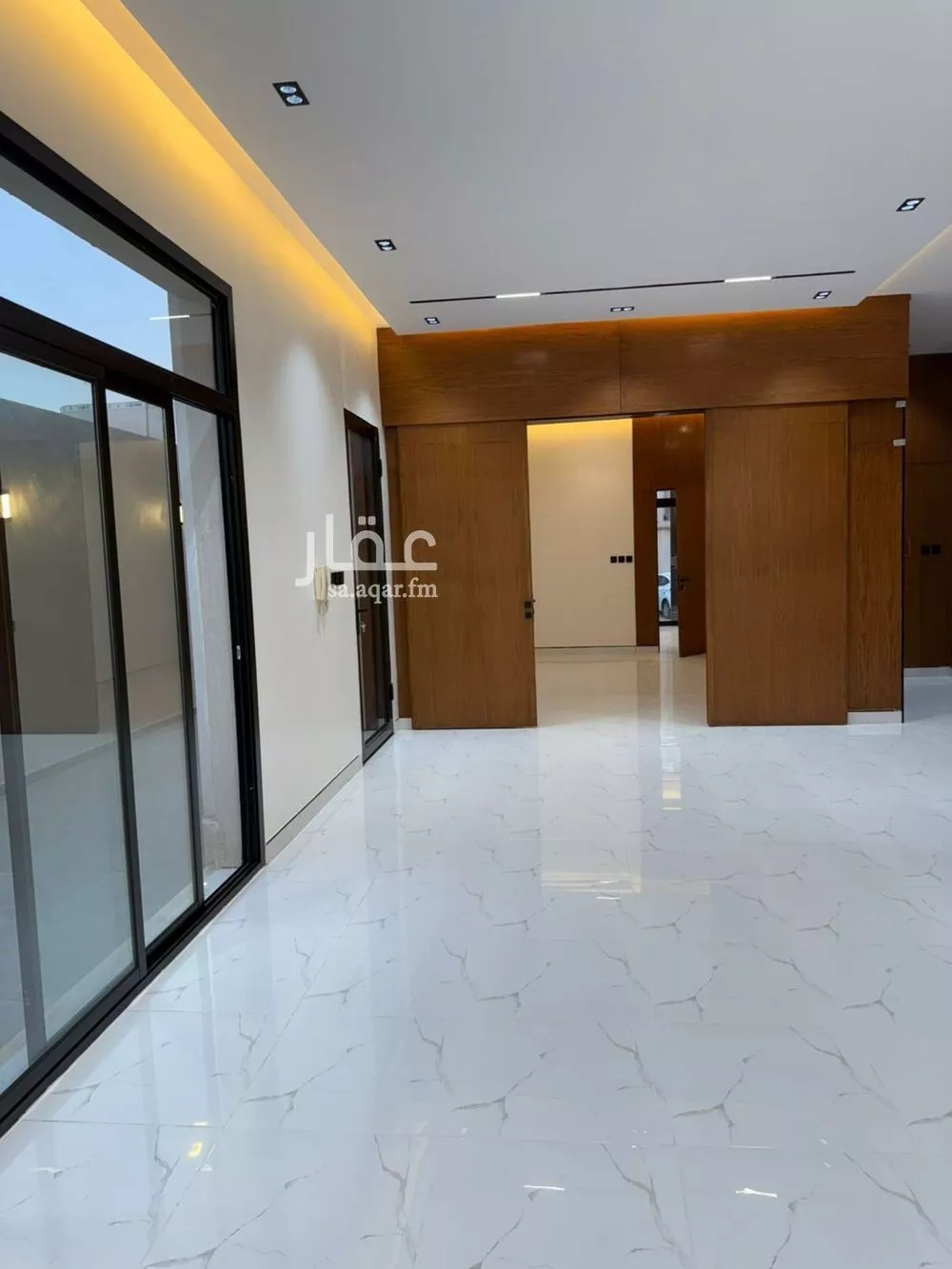 فيلا 5 غرف في الخليج 1