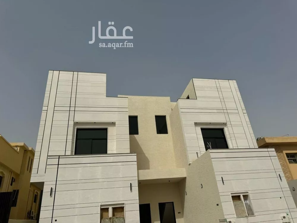4 bedroom floor in Al Khaleej 3