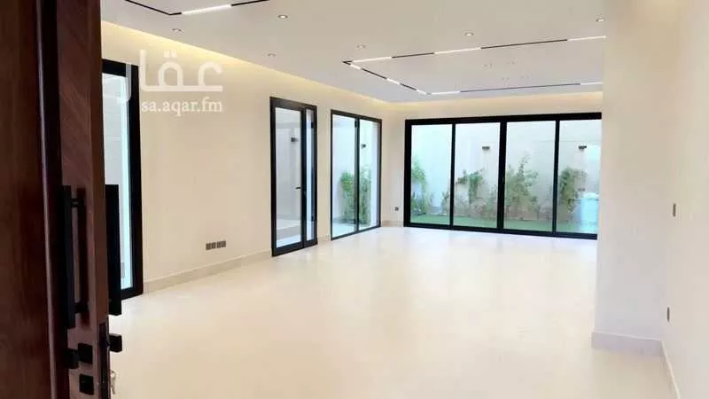 فيلا 7 غرف في العارض 2