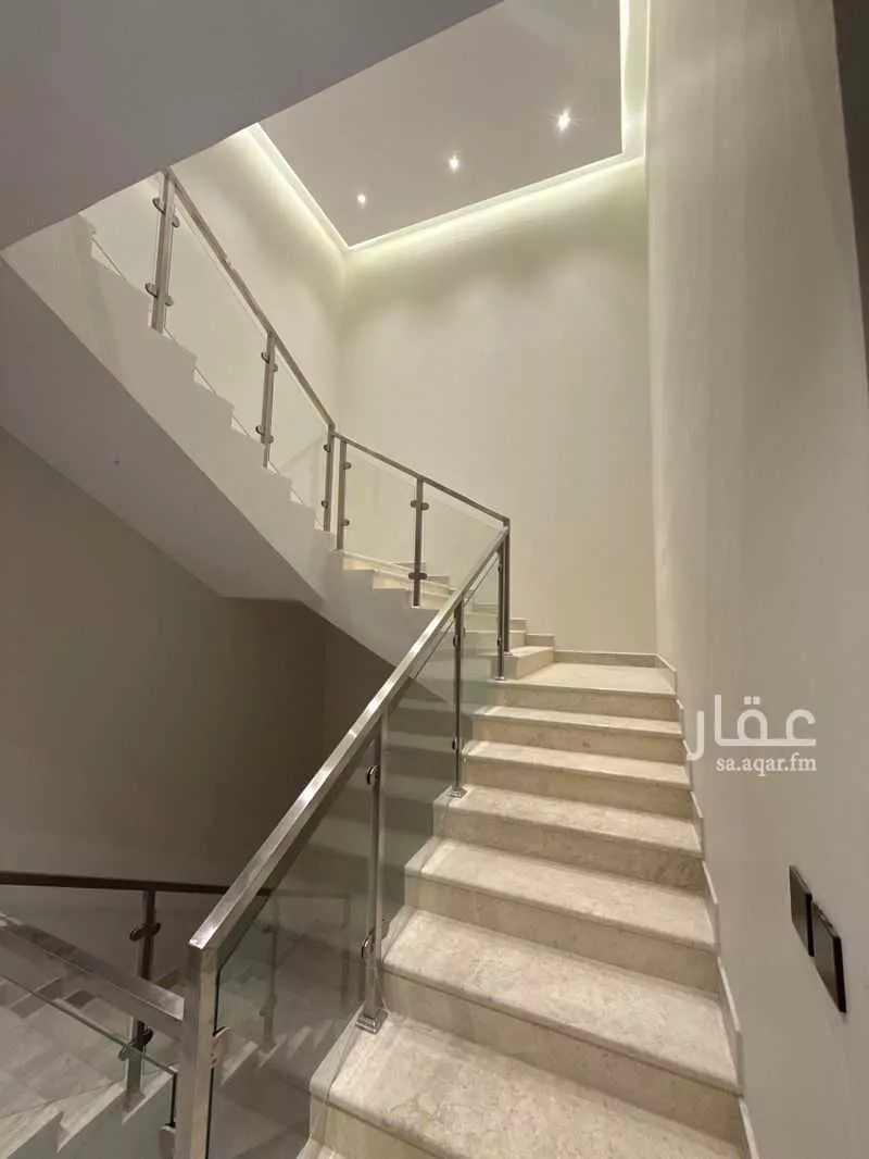 عمارة 2000 م² في القادسية 4