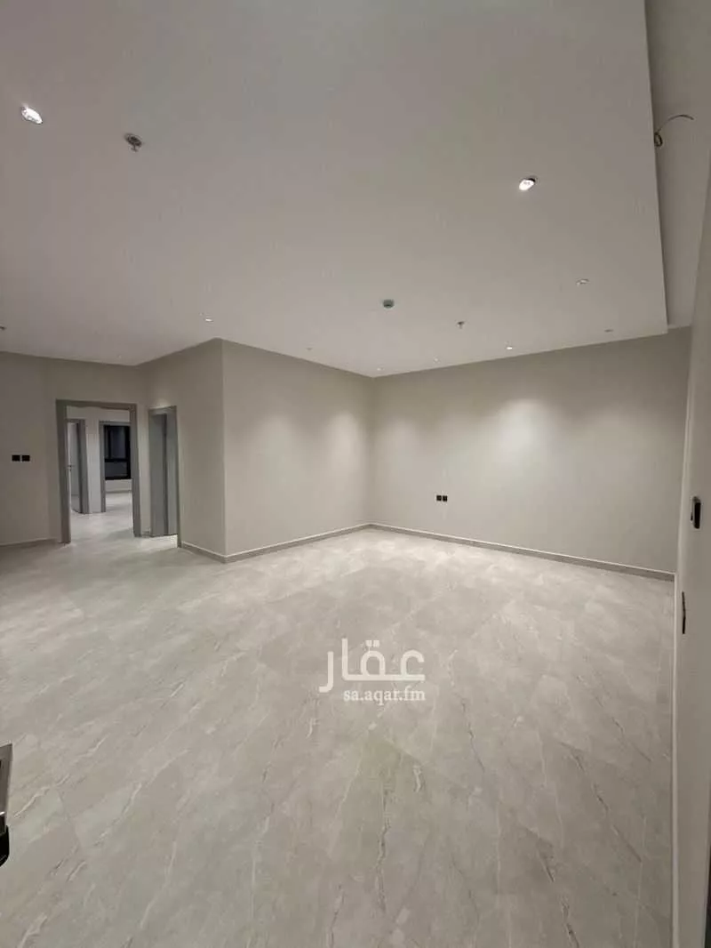 عمارة 2000 م² في القادسية 5