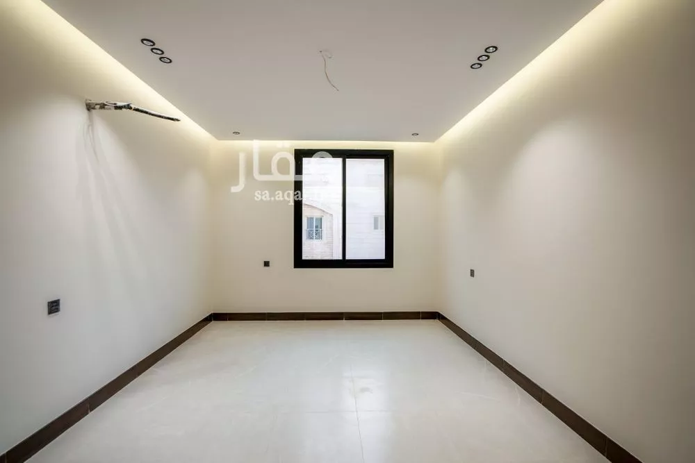 شقة 4 غرف في الروضة 3