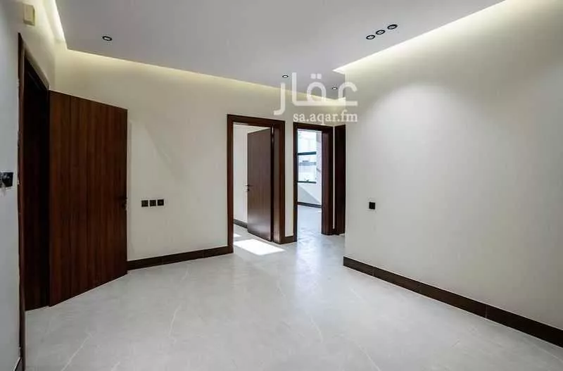 شقة 4 غرف في الروضة 5