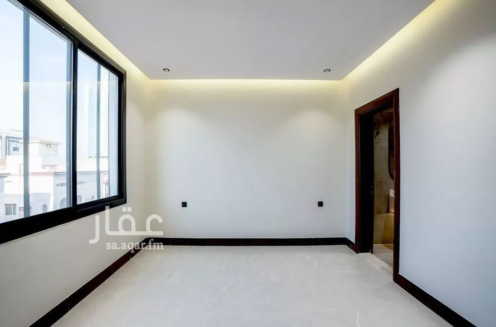 شقة 4 غرف في الروضة 3