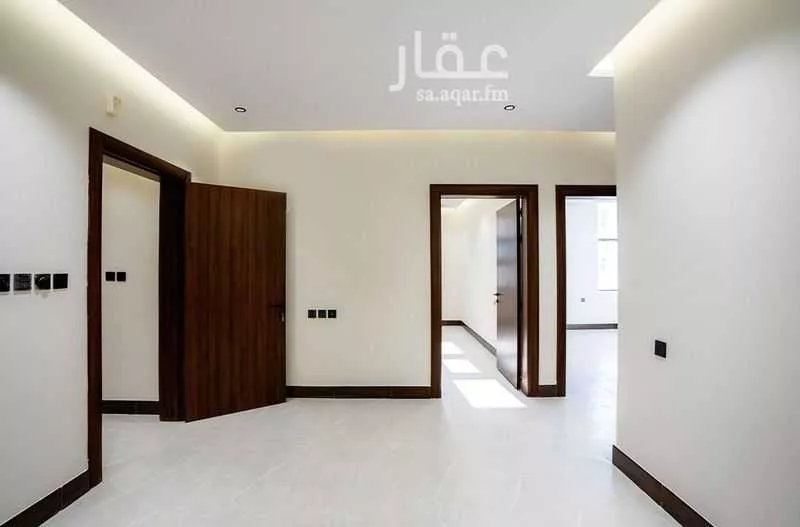 شقة 4 غرف في الروضة 3