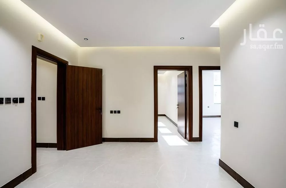 شقة 4 غرف في الروضة 1