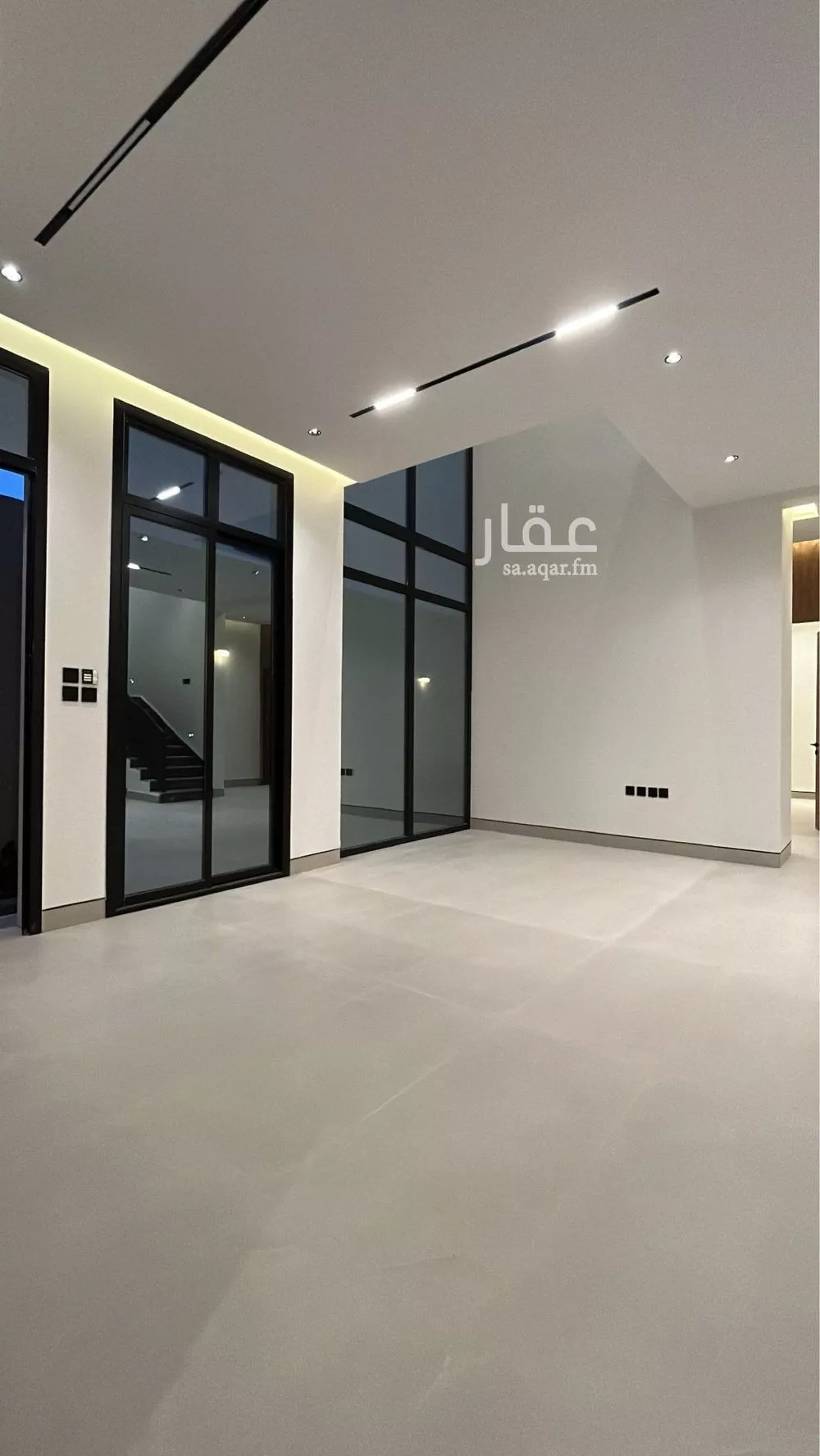 فيلا 4 غرف في العارض 5