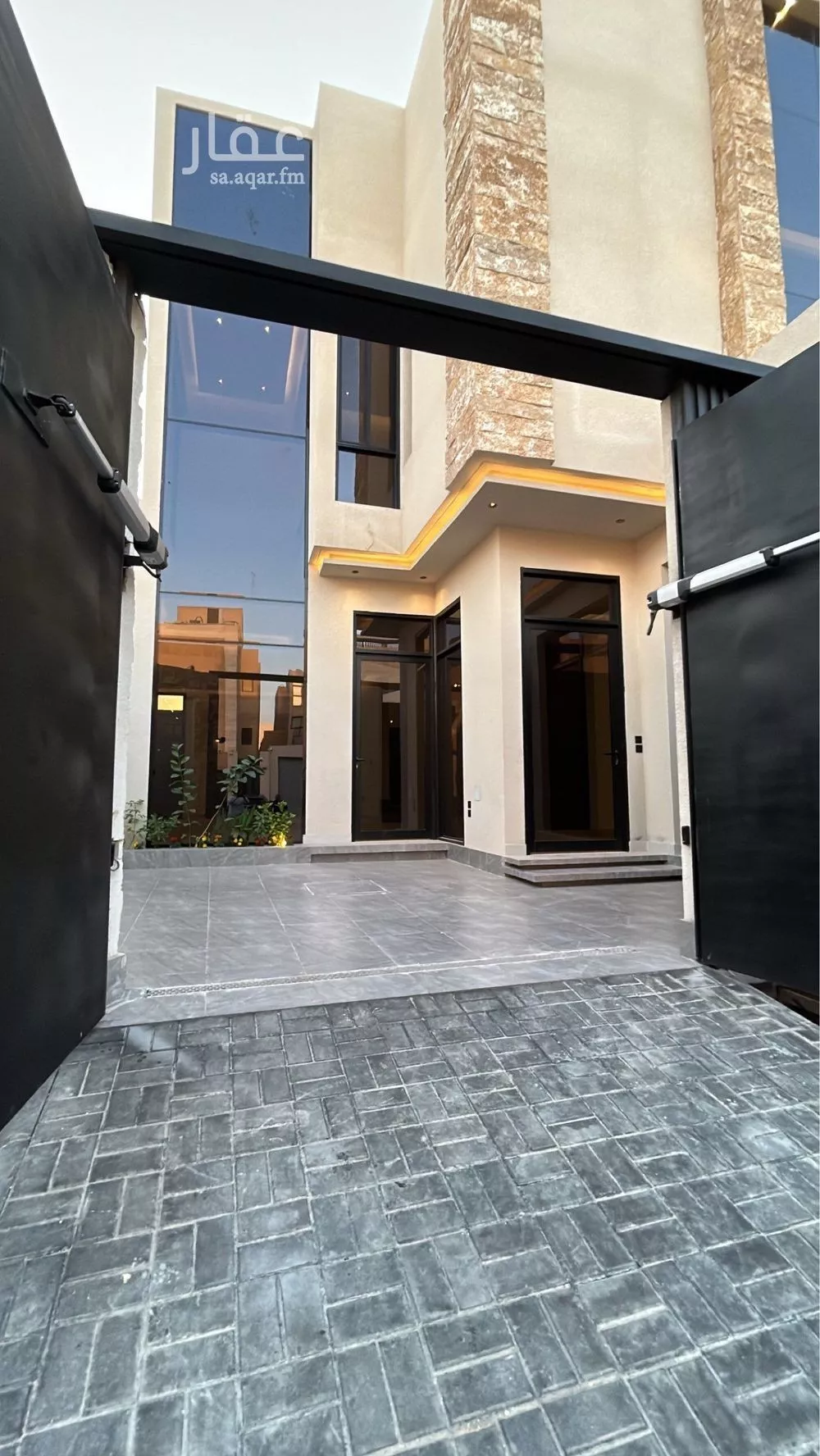 6 bedroom villa in Al Narjis 3