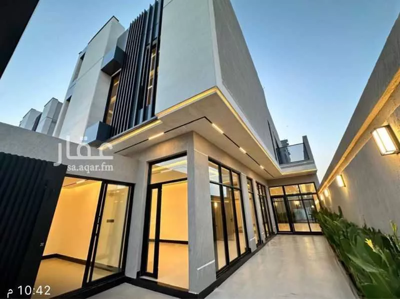 6 bedroom villa in Al Rimal 1