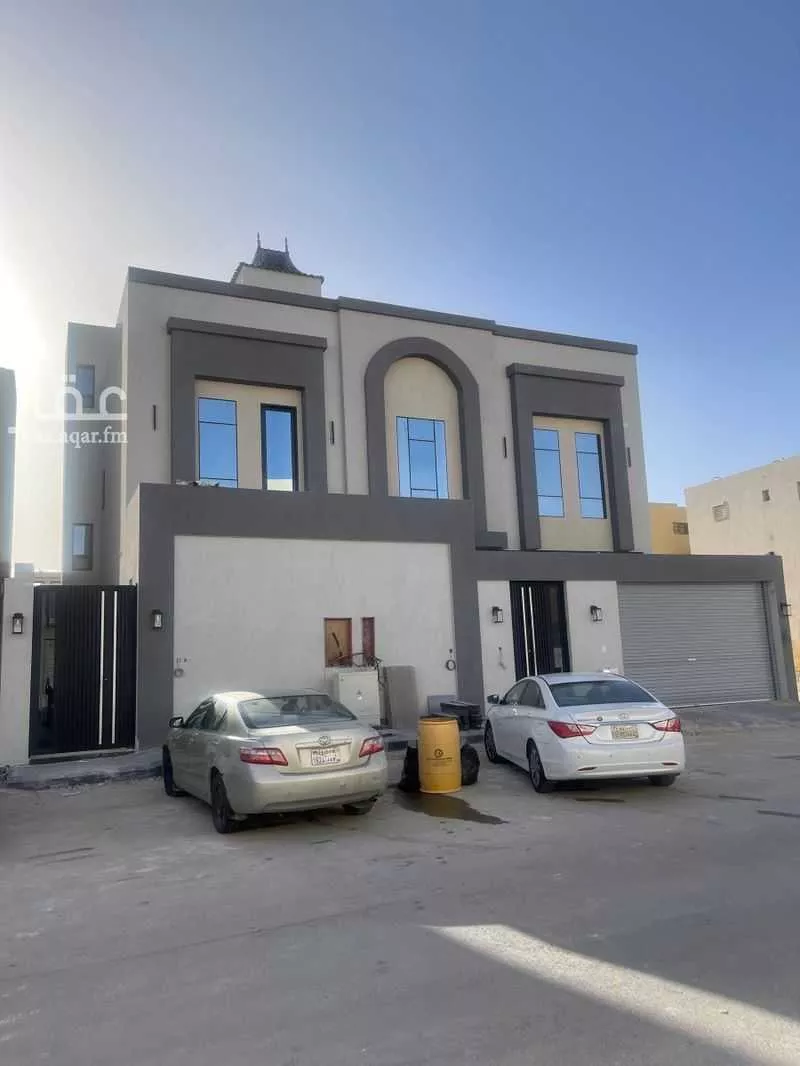 فيلا 4 غرف في العارض 3