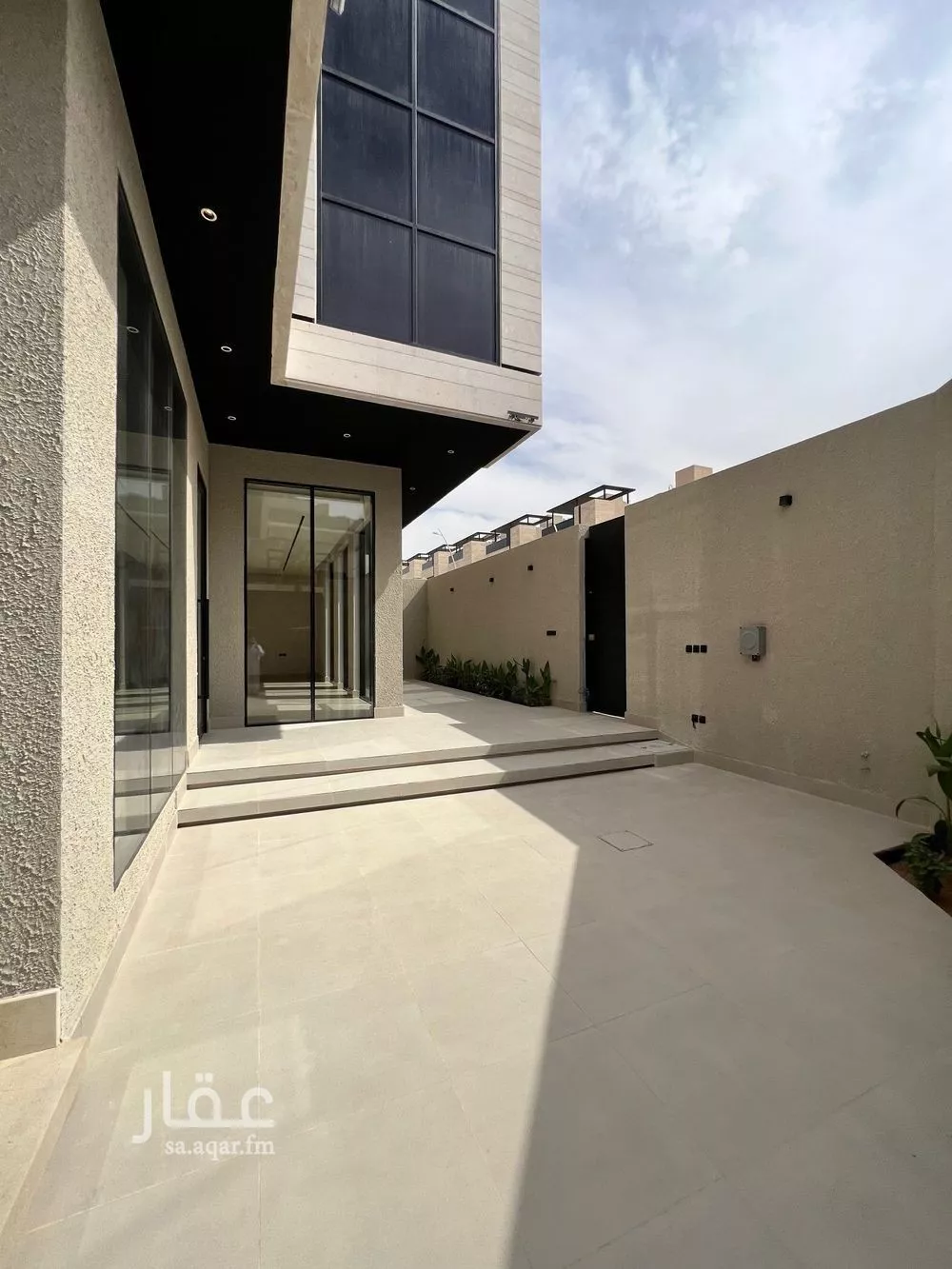 5 bedroom villa in Al Narjis 3