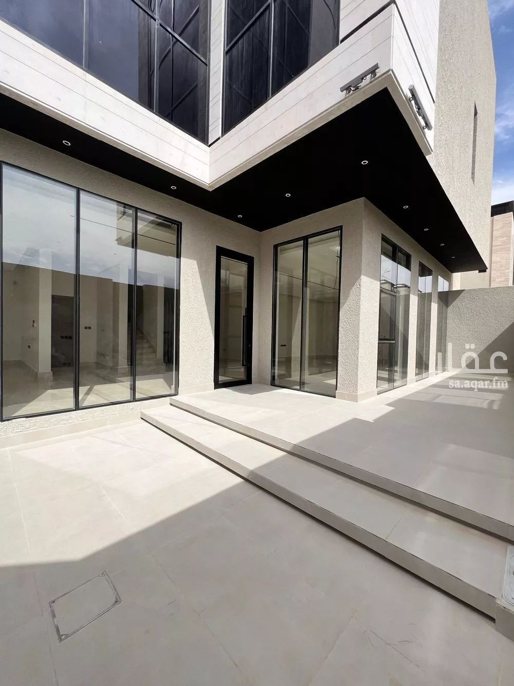 5 bedroom villa in Al Narjis 2