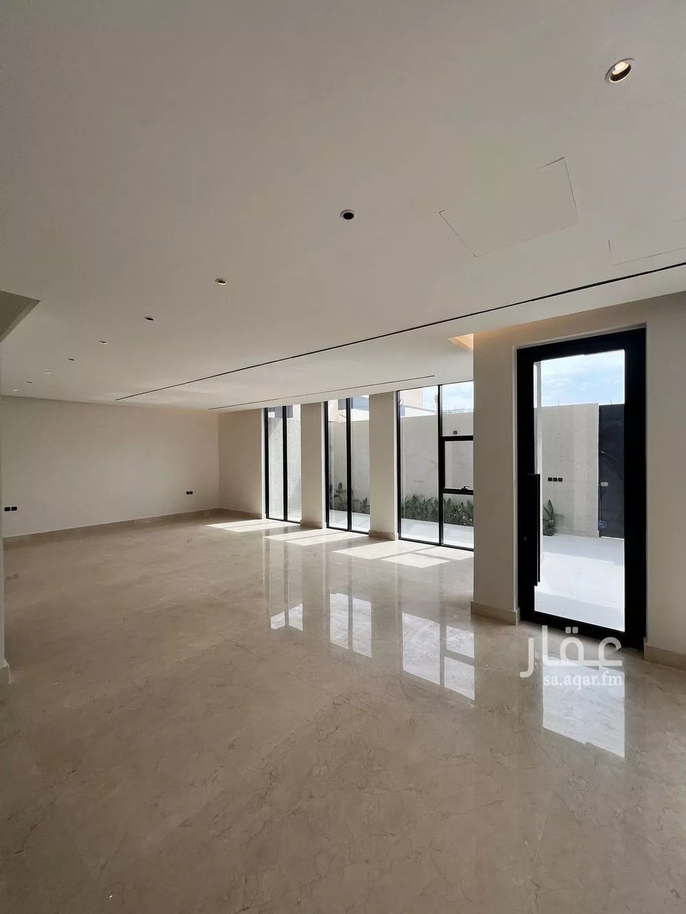 5 bedroom villa in Al Narjis 5