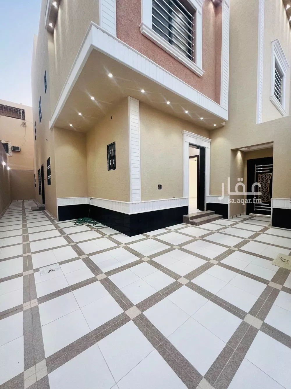 فيلا 6 غرف في الدار البيضاء 2