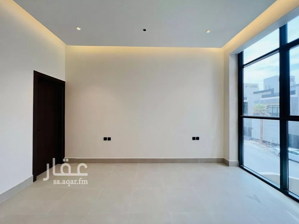 فيلا 5 غرف في النرجس 4