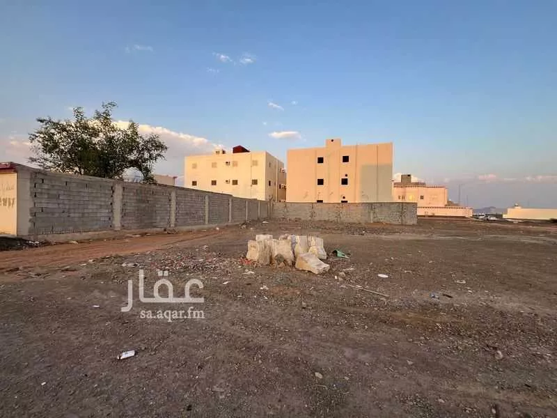 أرض 645 م² في السكة الحديدية 5