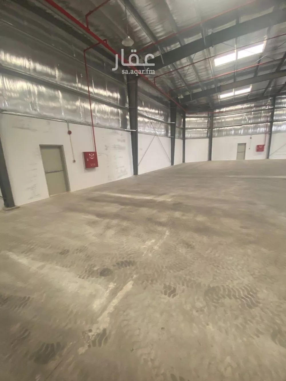 مستودع 1942 م² في الرياض 2