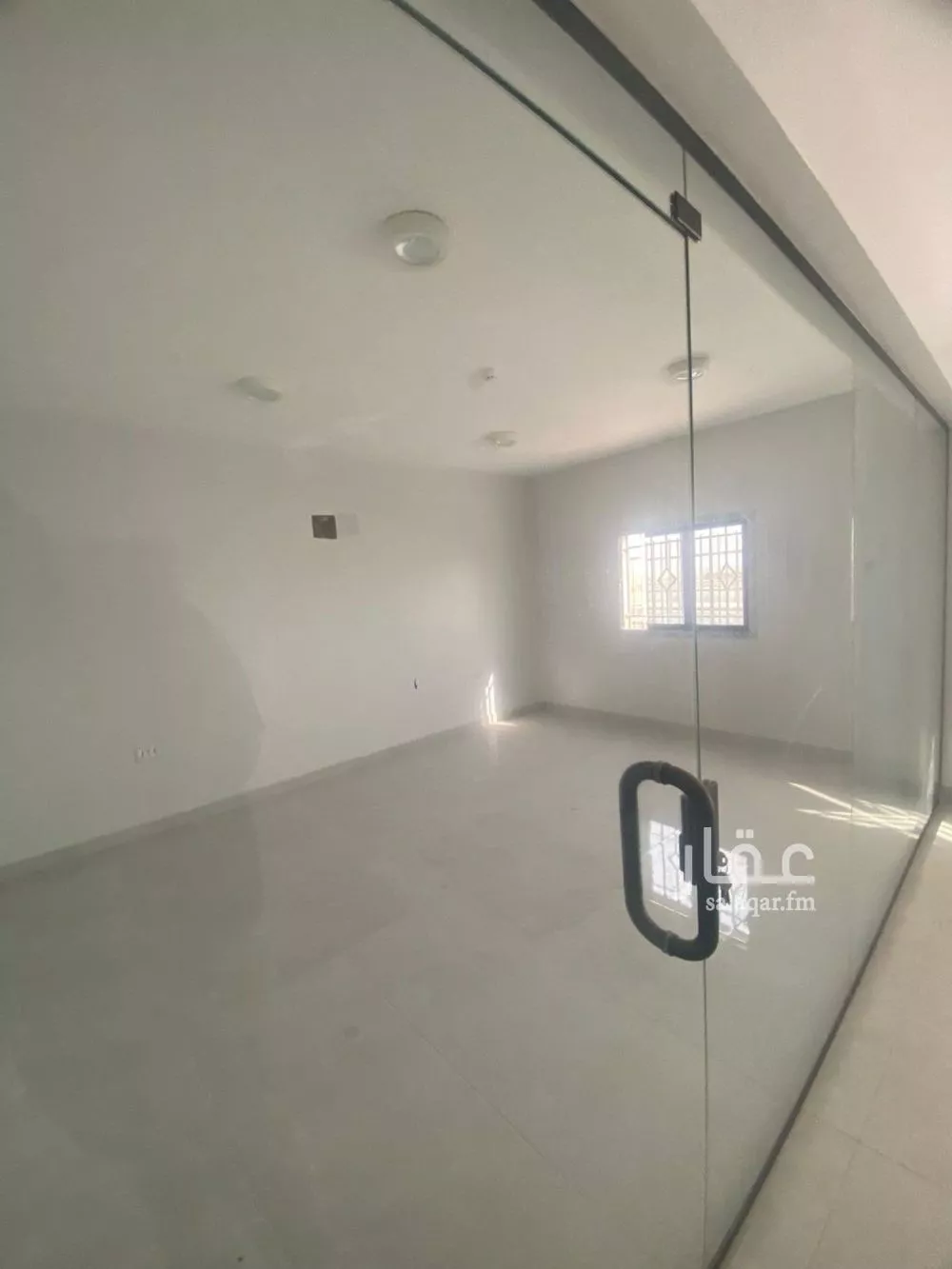 مستودع 1942 م² في الرياض 3