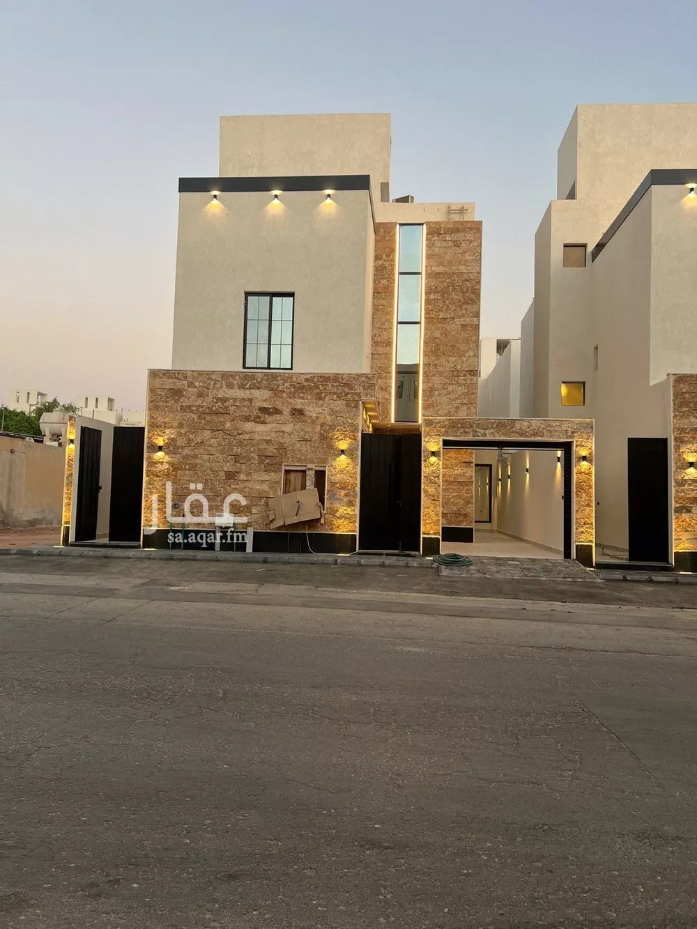 5 bedroom floor in Al Janadriyah 2