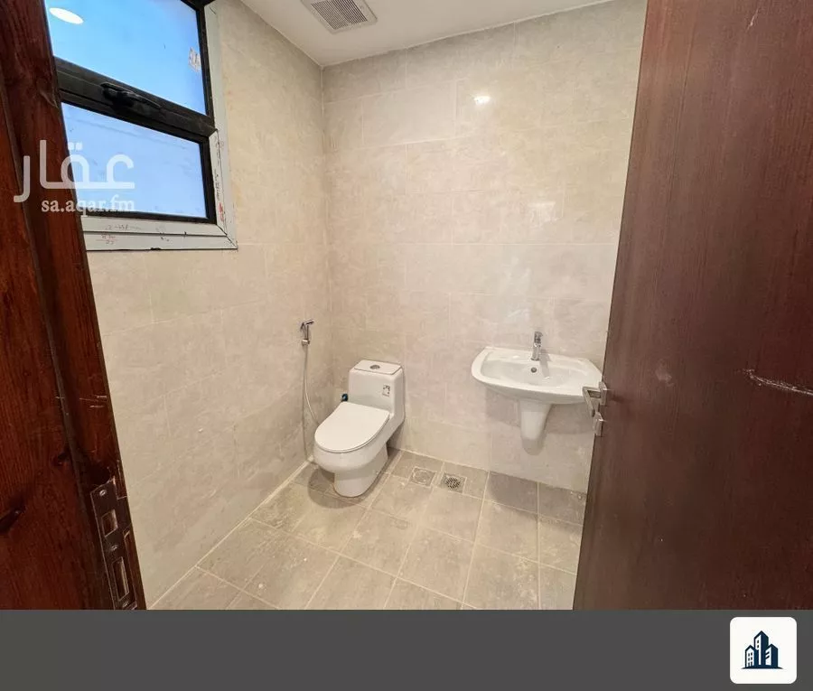 فيلا 4 غرف في الجنادرية 5