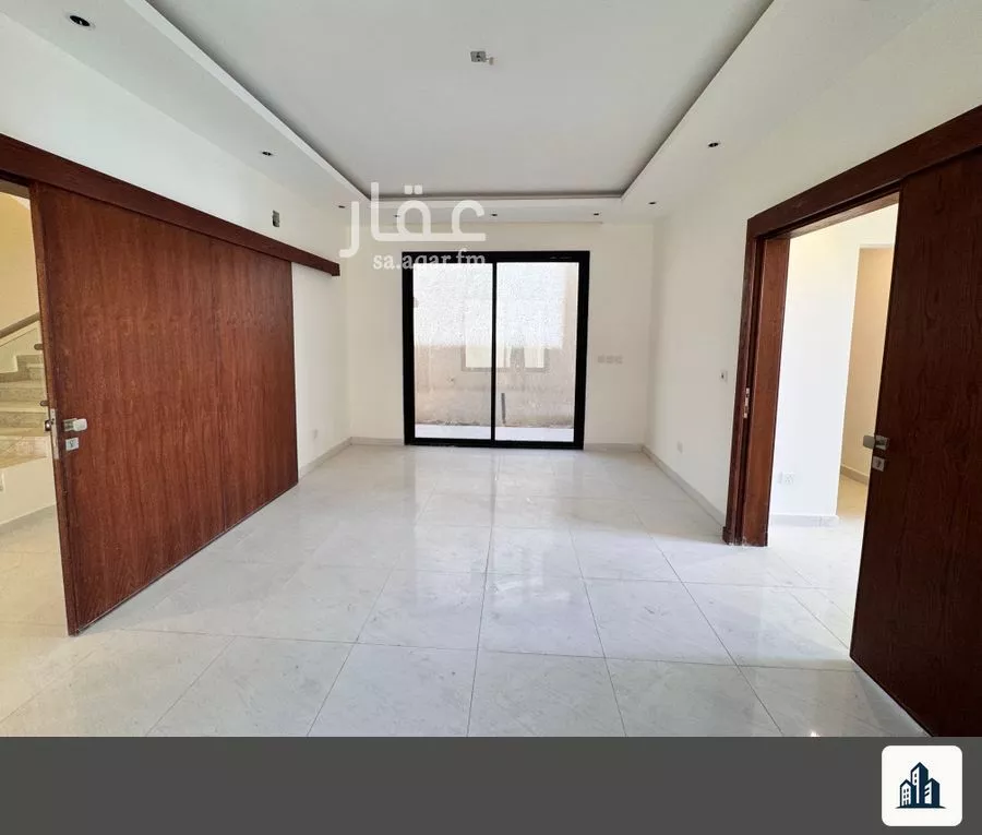 فيلا 4 غرف في الجنادرية 3