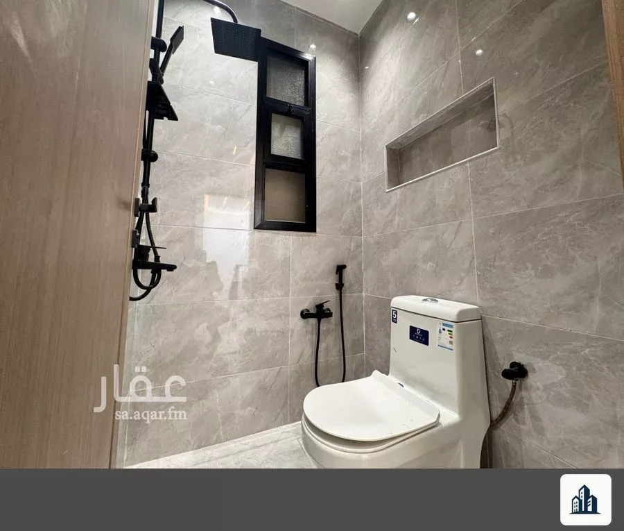 3 bedroom floor in Al Janadriyah 4