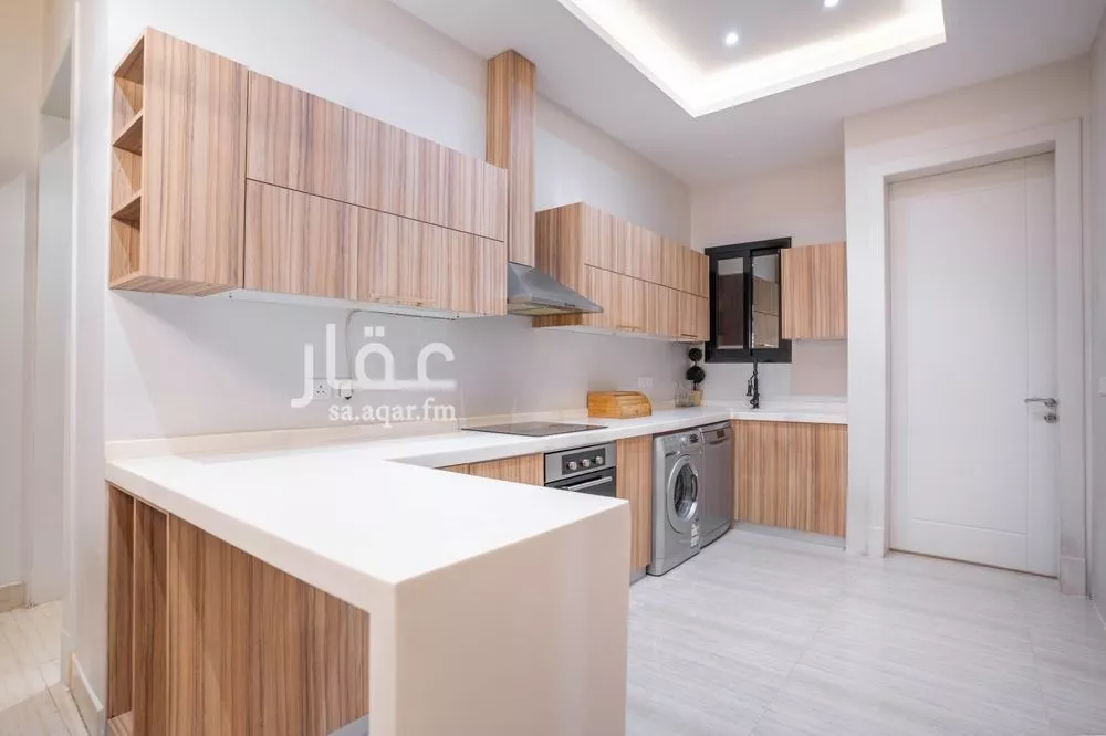 شقة 4 غرف في الملقا 4