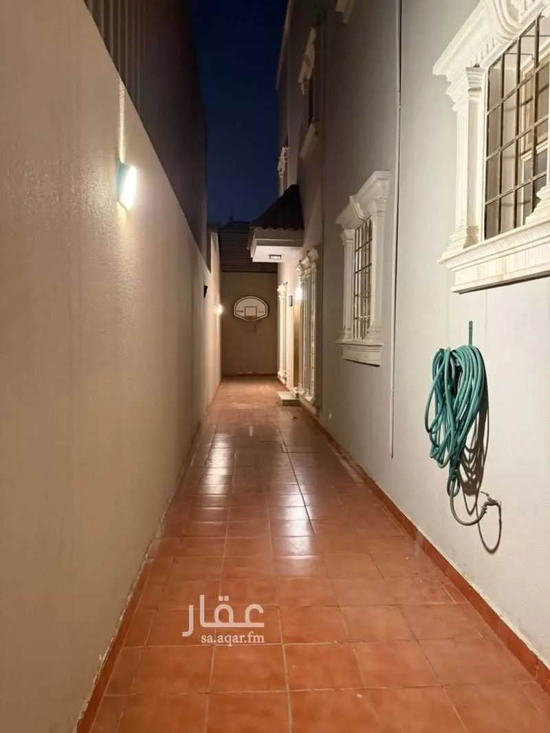 5 bedroom villa in Granada, Riyadh 10