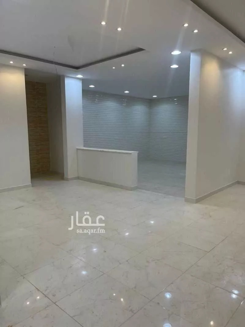 فيلا 8 غرف في العقيق 5