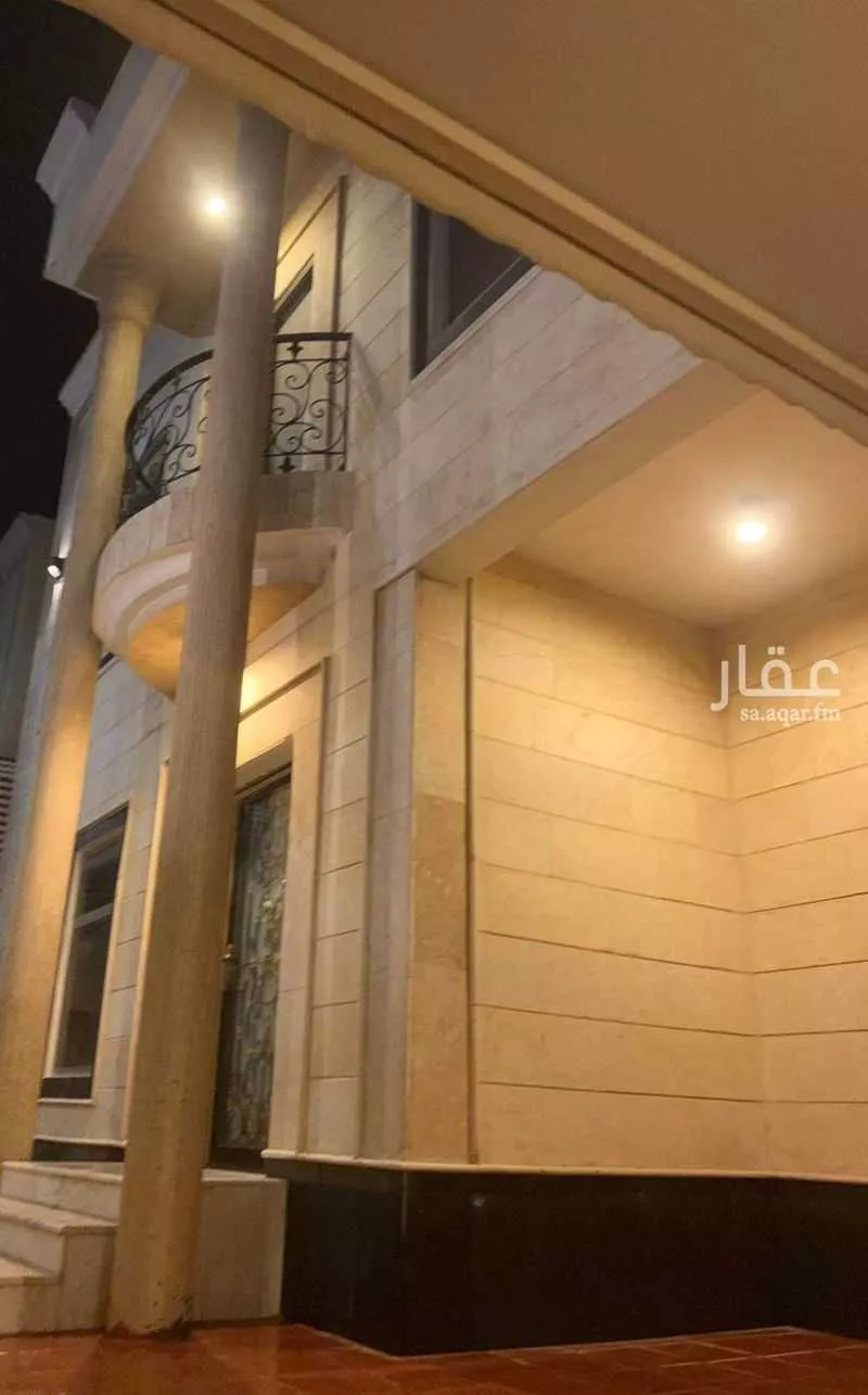 8 bedroom villa in East Beach 1