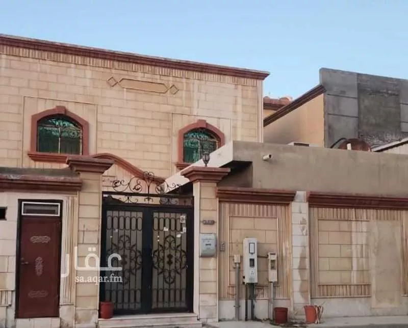 فيلا 8 غرف في الشاطئ الشرقي 1