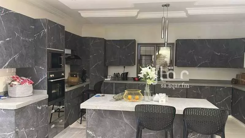 8 bedroom villa in East Beach 3