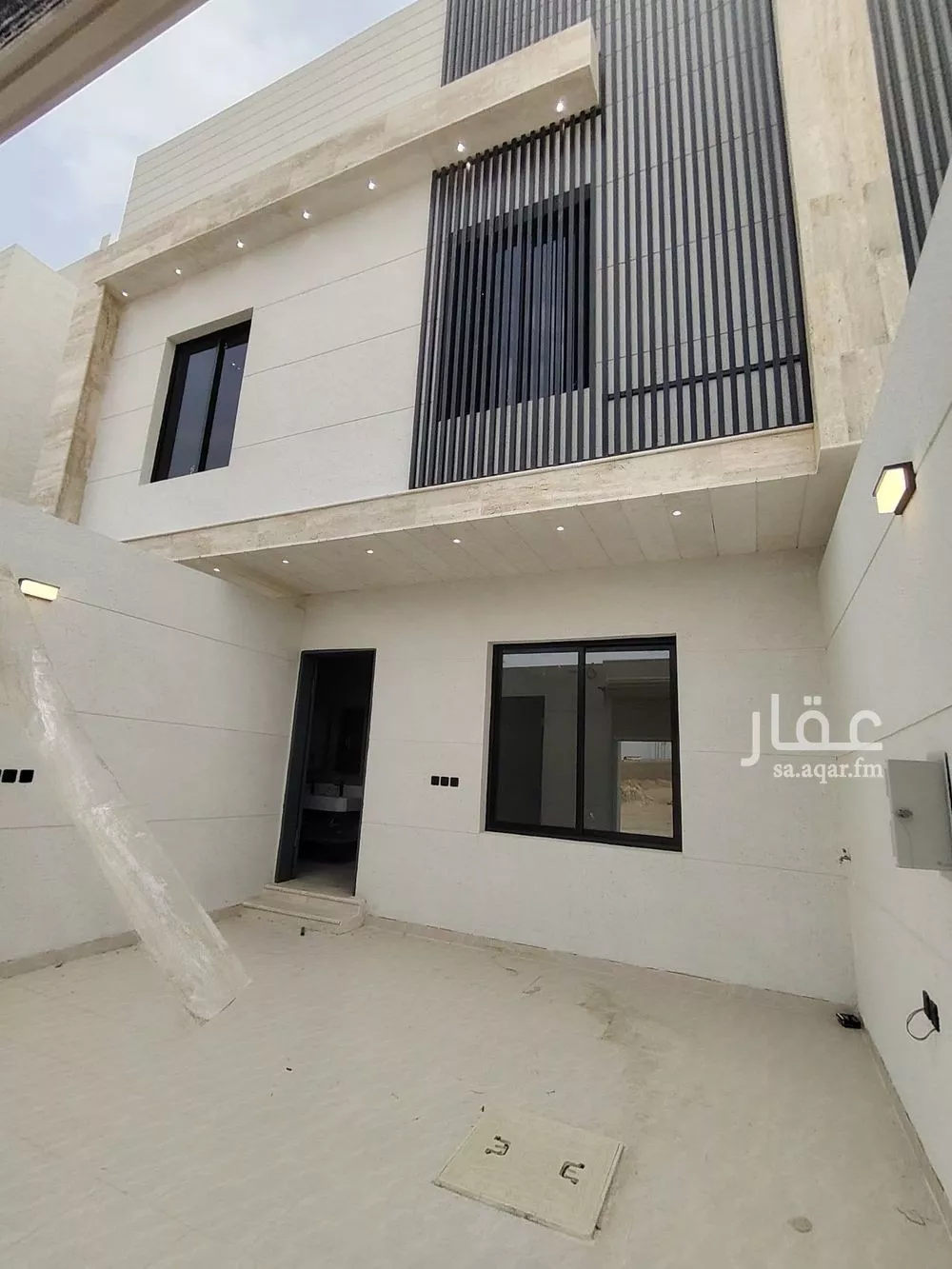 فيلا 7 غرف في عكاظ 4