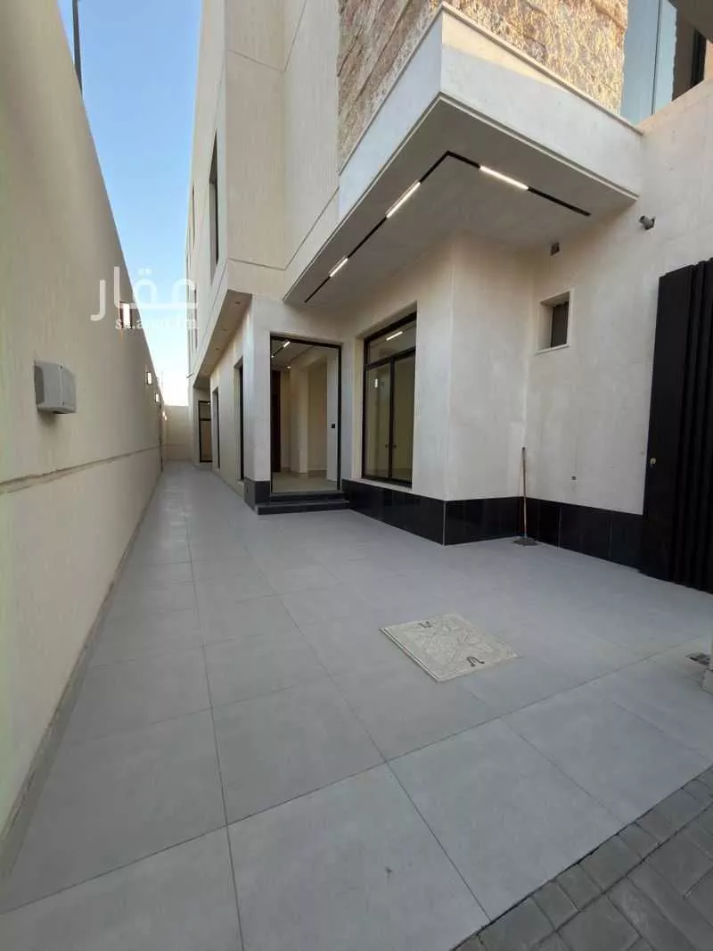 8 bedroom villa in Al Yarmouk, Riyadh 4