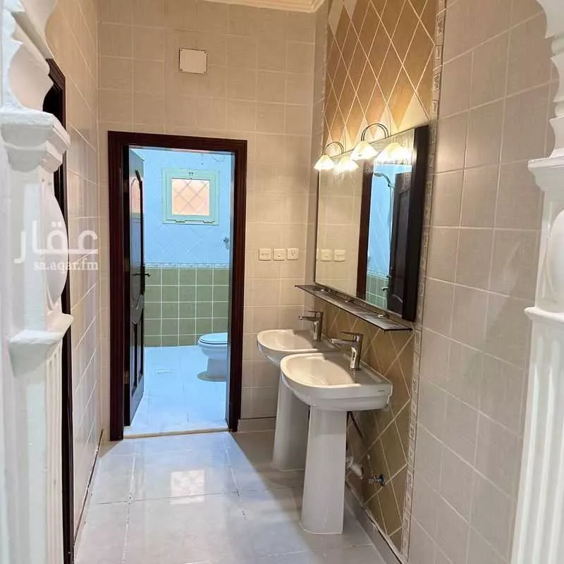 5 bedroom apartment in Al Ajawid 5