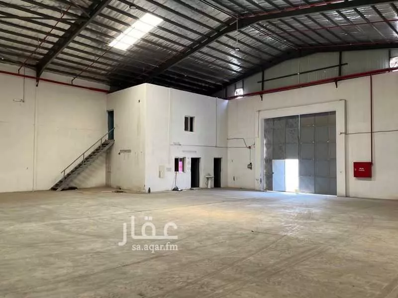 مستودع 4900 م² في السلي 3