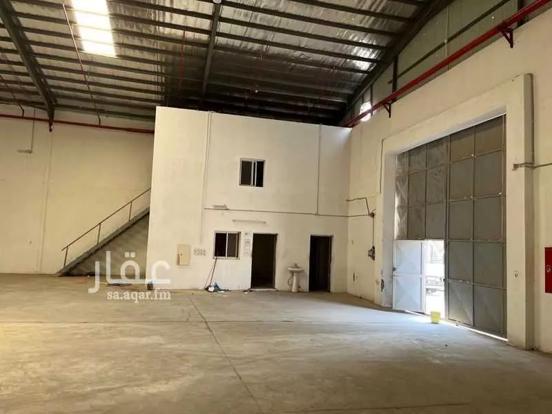 مستودع 4900 م² في السلي 2