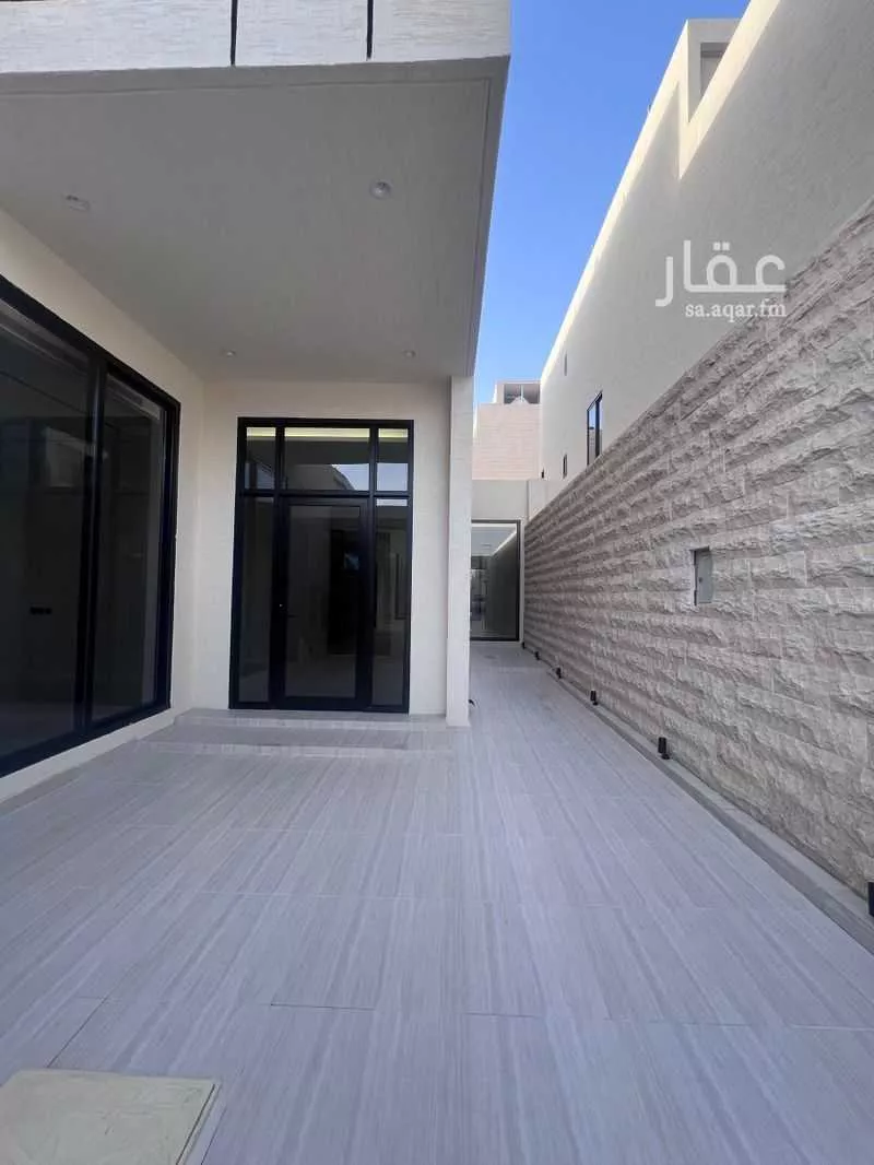 6 bedroom villa in Al Farouq 2