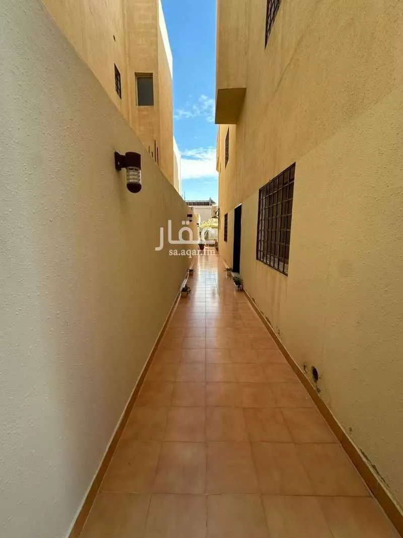 4 bedroom villa in Ishbiliyah, Riyadh 6