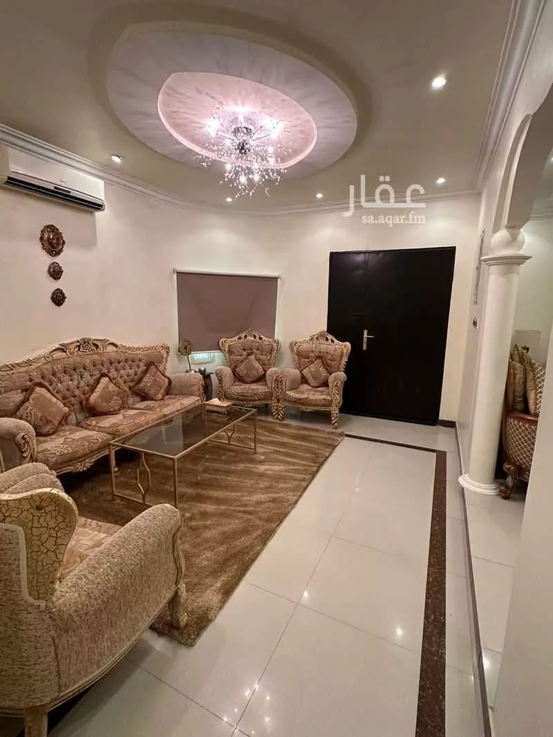 4 bedroom villa in Ishbiliyah, Riyadh 9