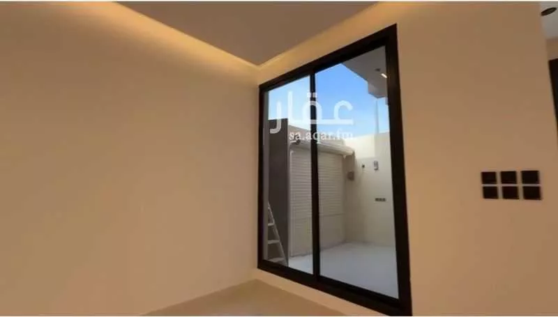 فيلا 12 غرف في القادسية 4