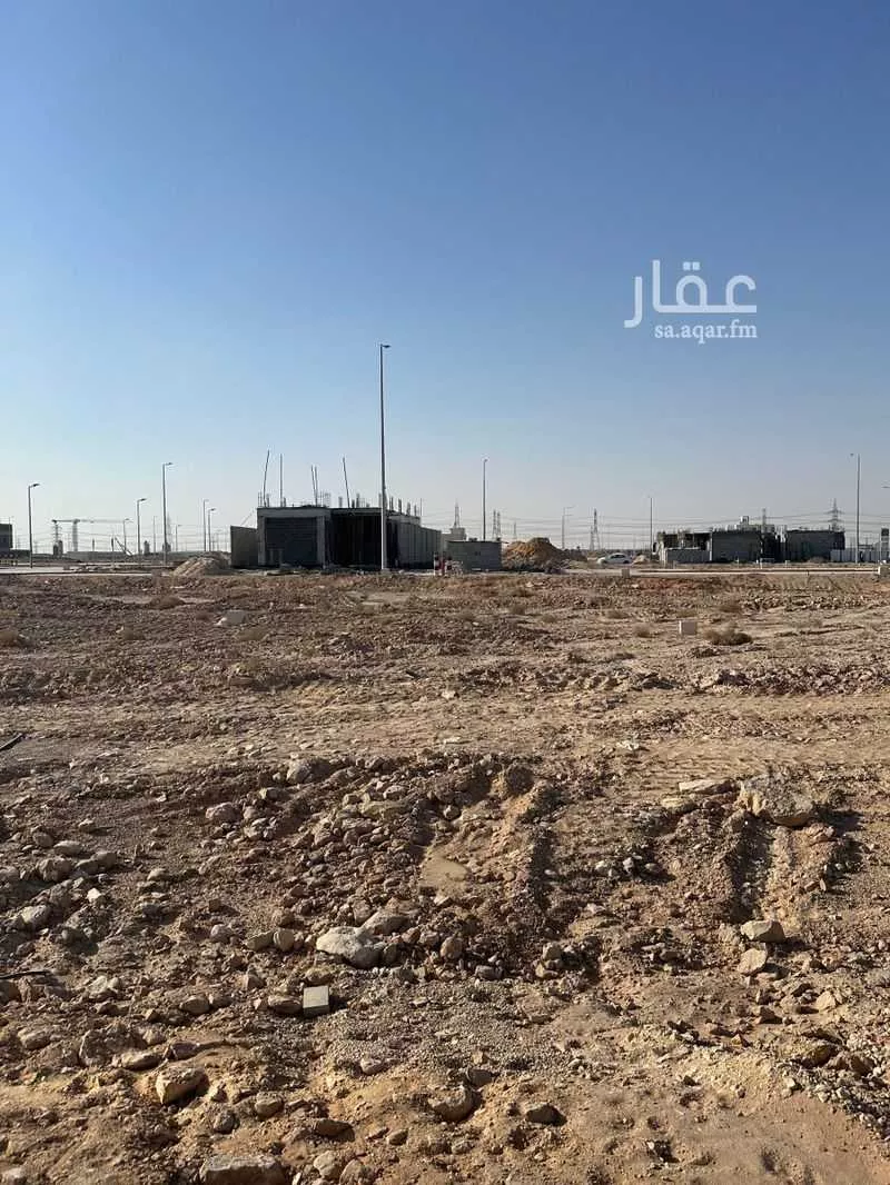 أرض 300 م² في الشرق 4