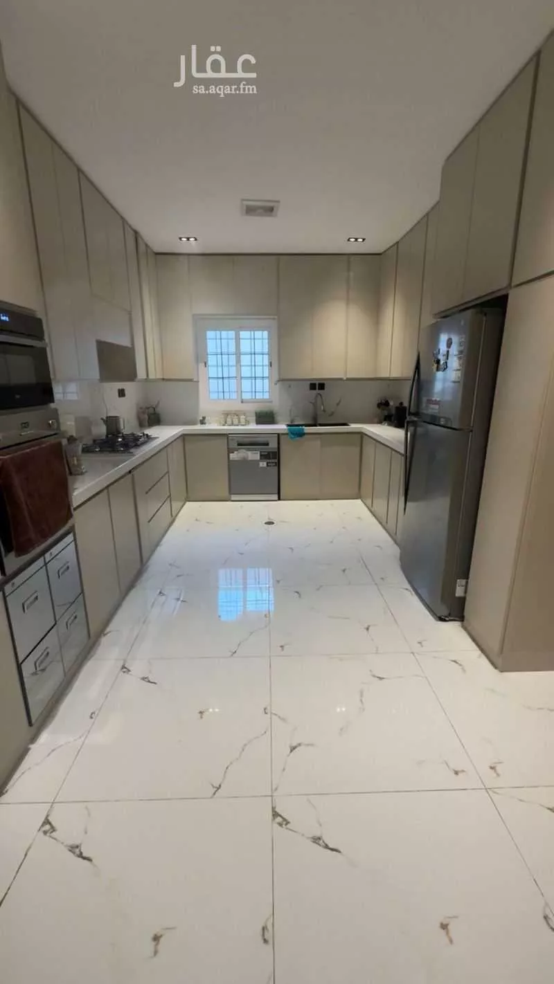 فيلا 7 غرف في الملك فهد 1