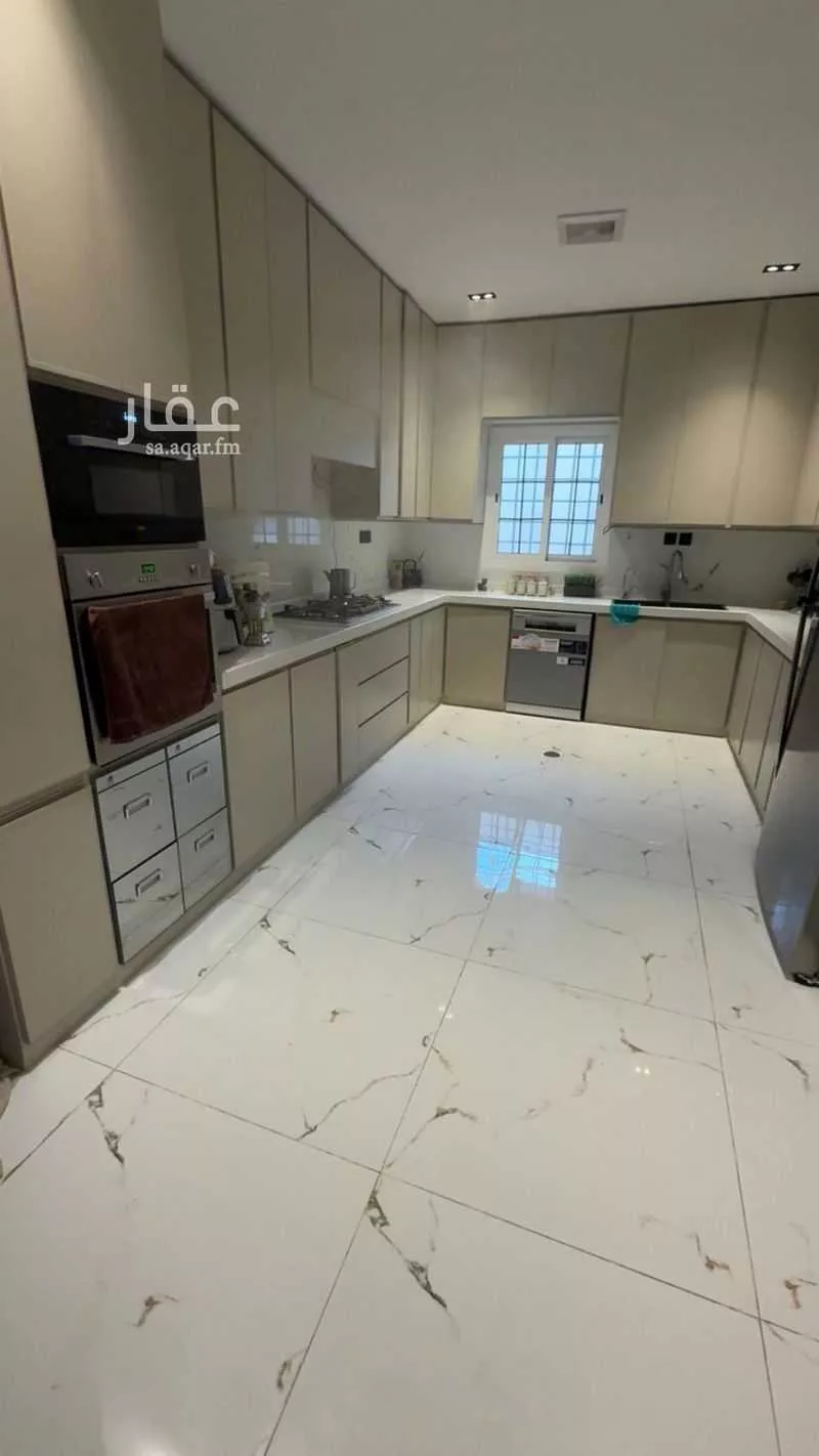 فيلا 7 غرف في الملك فهد 5