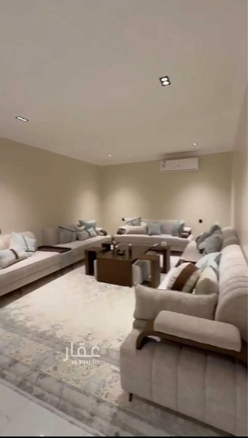 فيلا 7 غرف في الملك فهد 4