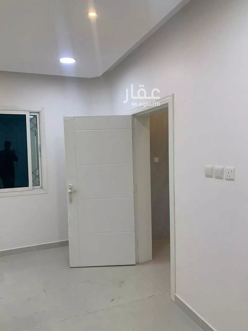 فيلا 5 غرف في احد 4